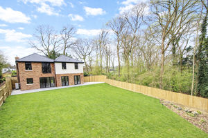 Photo 25- click for photo gallery